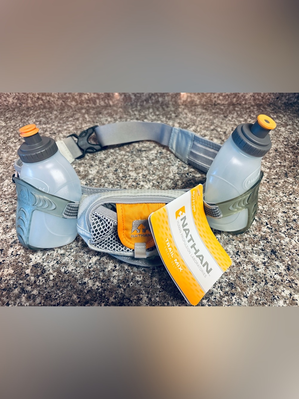 NWT Nathan Trail Mix Running Hydration Belt w/ Two 10 oz Flasks